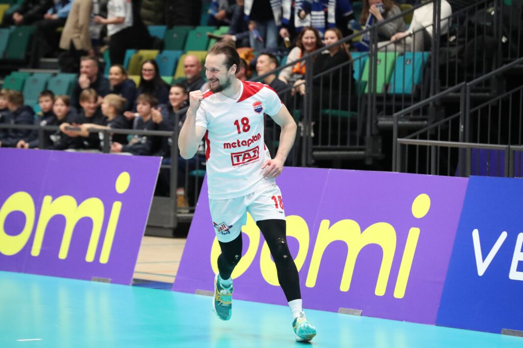 lupsakka-savolainen-lauri-lehtonen-sopii-kuin-nen-p-h-n-tuto-volleyn